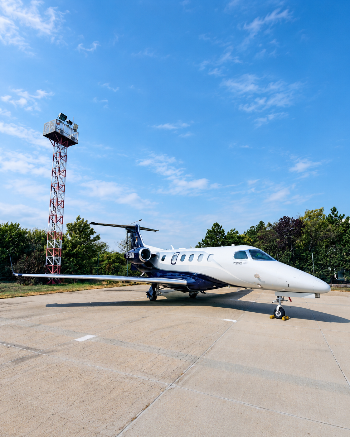 Embraer Phenom 300 Series YR-DDN