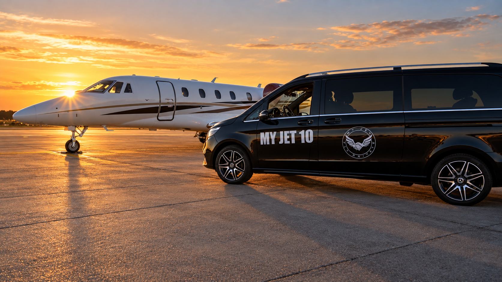 Private aircraft and passenger transfer vehicle